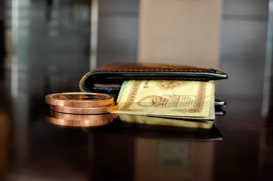 香港地区部分银行调整内地客户开户政策,严审投资账户资金来源